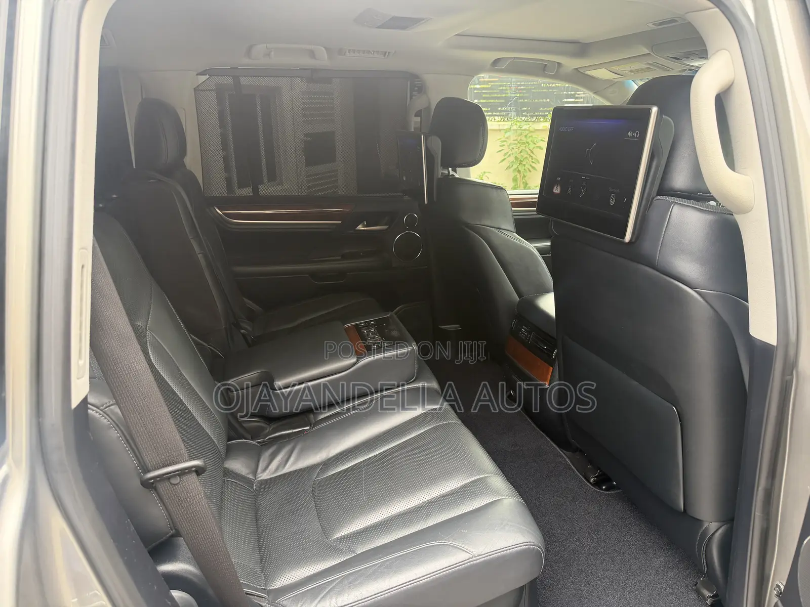 Lexus LX 570 AWD 2019 Silver