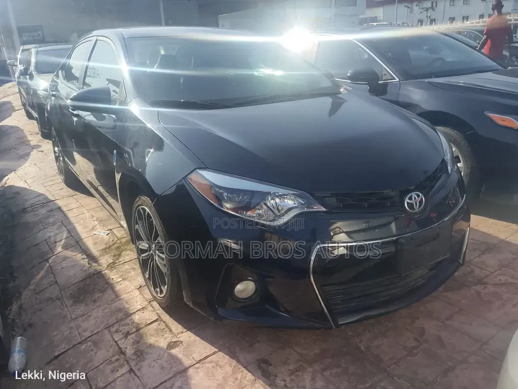 Toyota Corolla 2016 Black