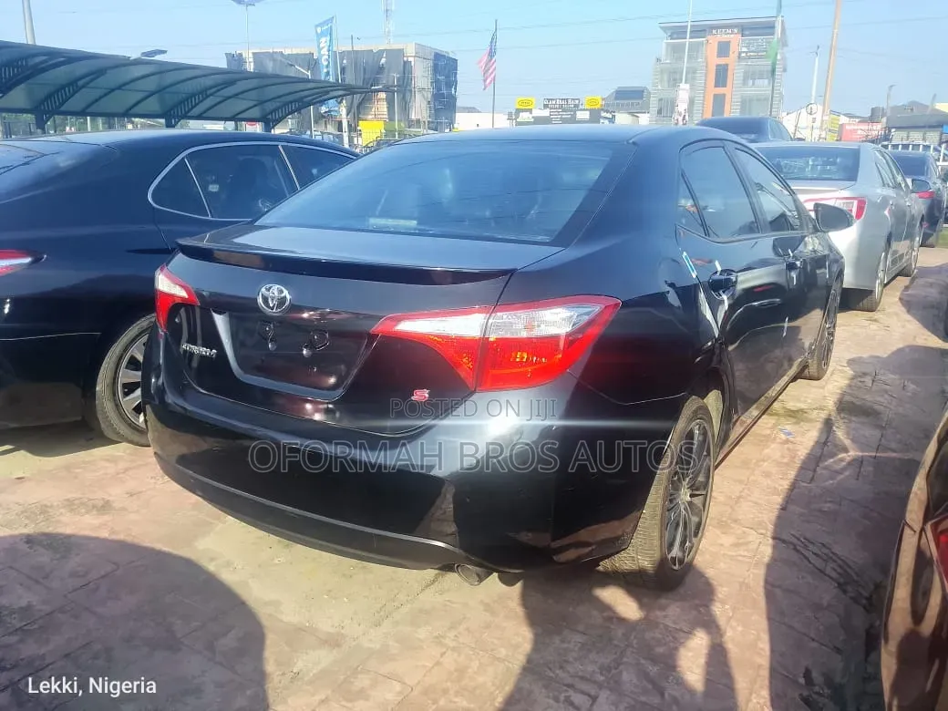 Toyota Corolla 2016 Black