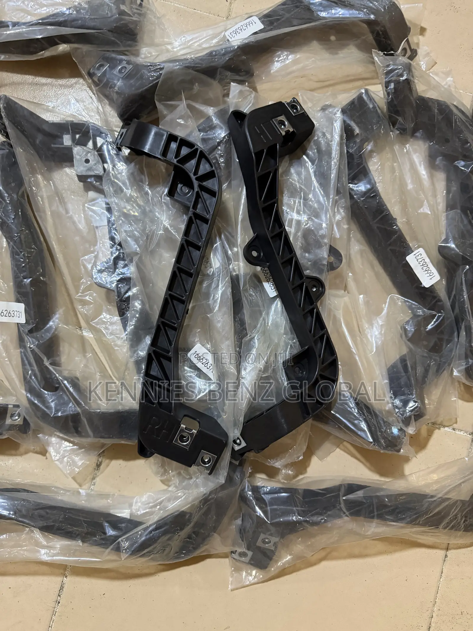 Mercedes Benz Spare Parts/Replacement Parts