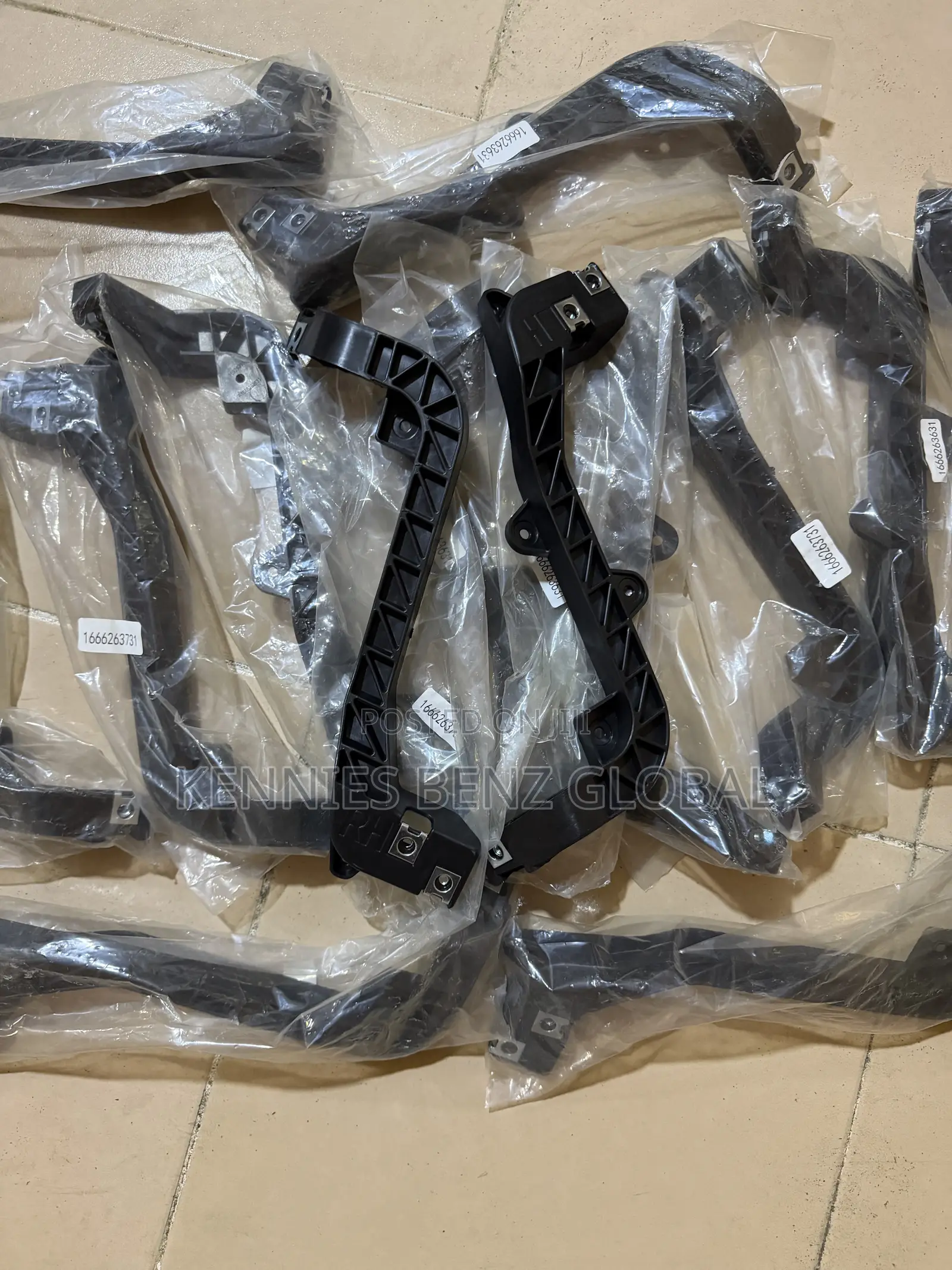 Mercedes Benz Spare Parts/Replacement Parts