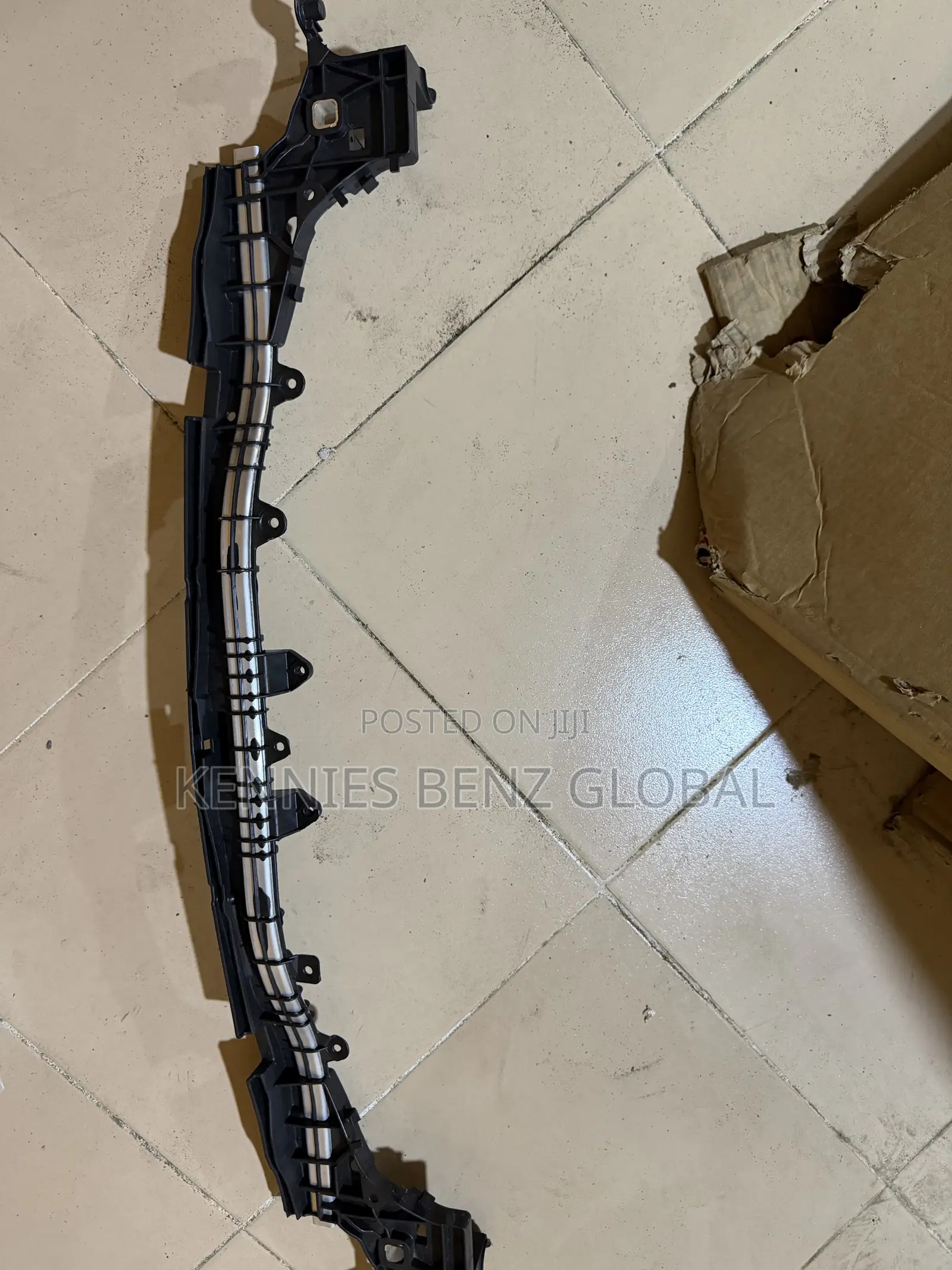 Mercedes Benz Spare Parts/Replacement Parts