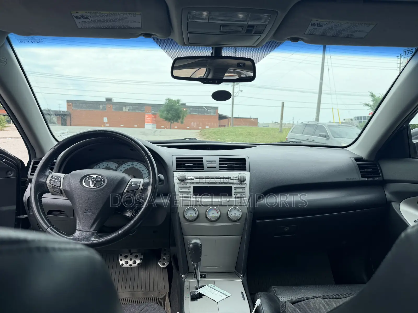 Toyota Camry SE 4dr Sedan (2.5L 4cyl 6A) 2011 Gray