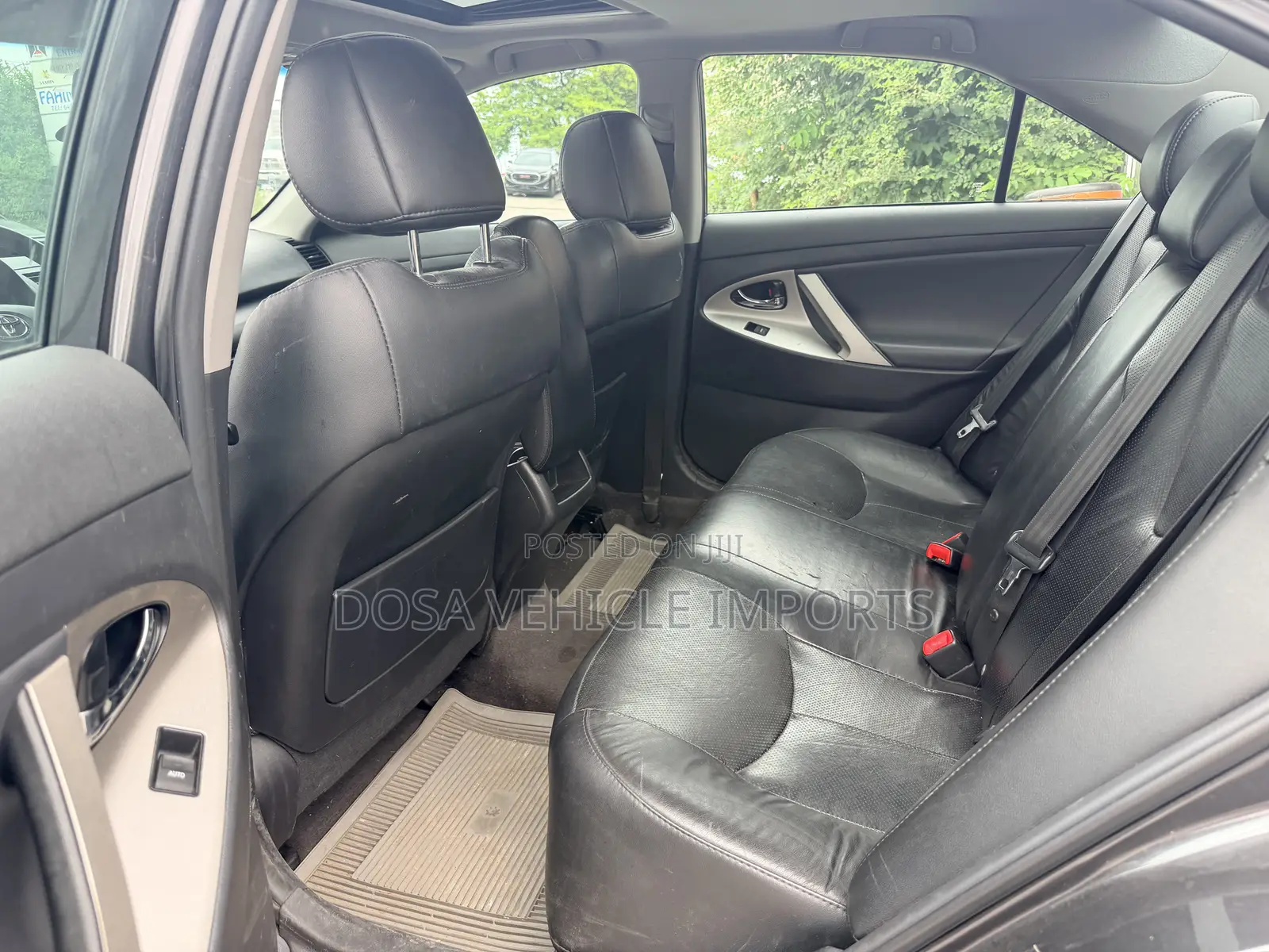 Toyota Camry SE 4dr Sedan (2.5L 4cyl 6A) 2011 Gray