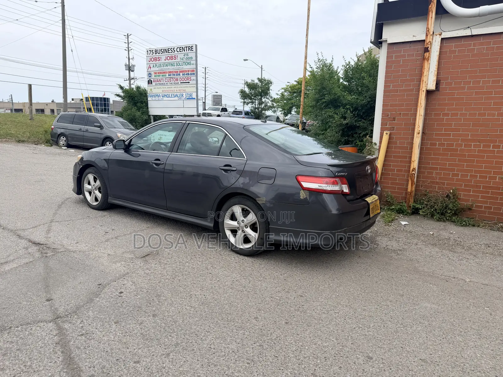 Toyota Camry SE 4dr Sedan (2.5L 4cyl 6A) 2011 Gray