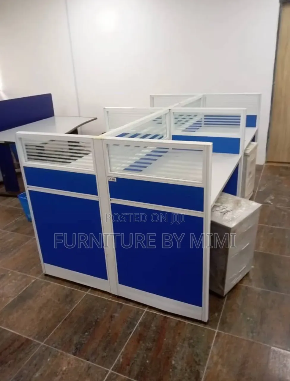 Premium 4-Seater Office Workstation Cubicle With Partitions