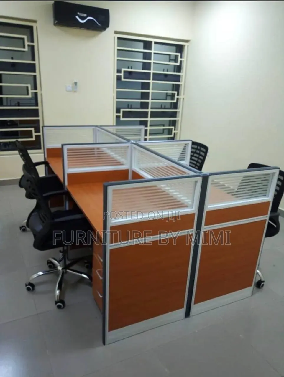 Premium 4-Seater Office Workstation Cubicle With Partitions