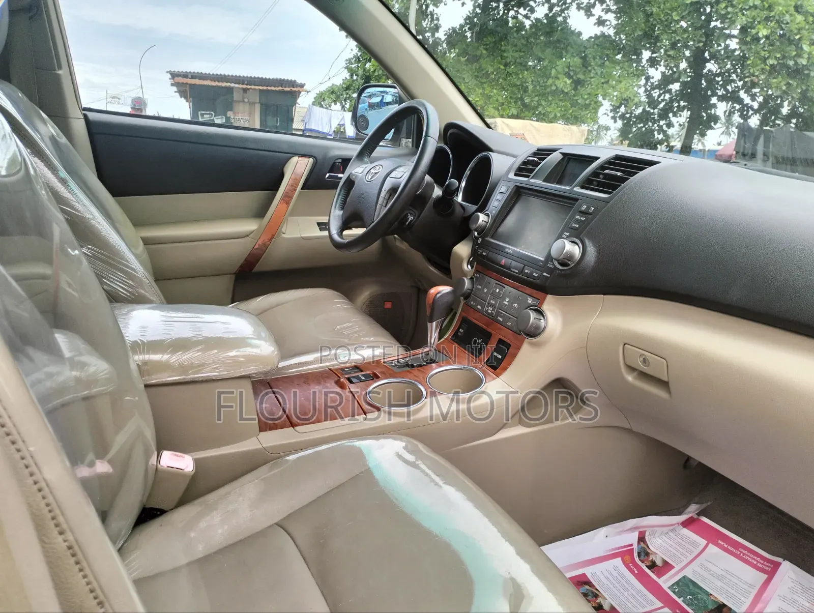 Toyota Highlander Limited 2010 Gold