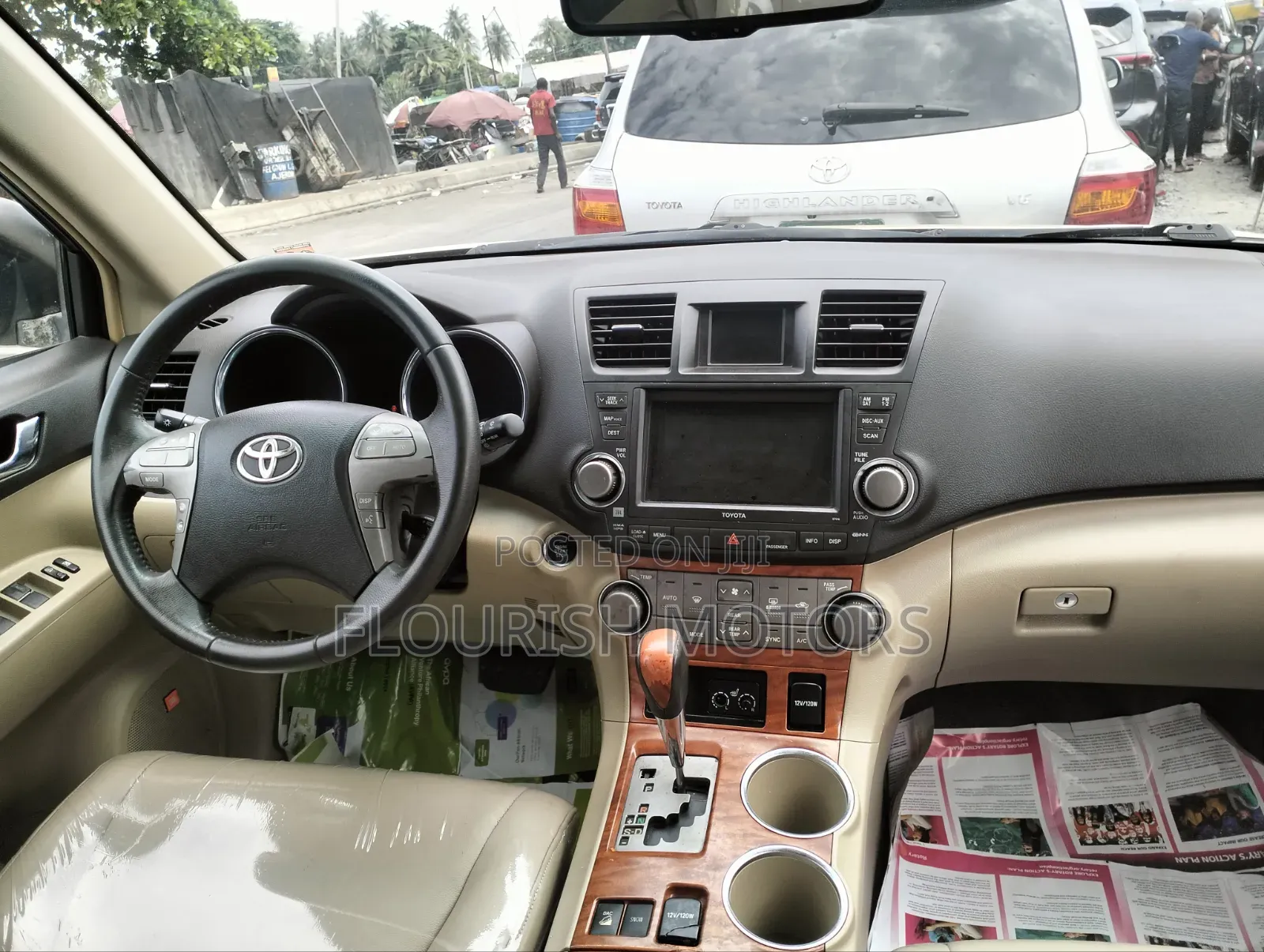 Toyota Highlander Limited 2010 Gold