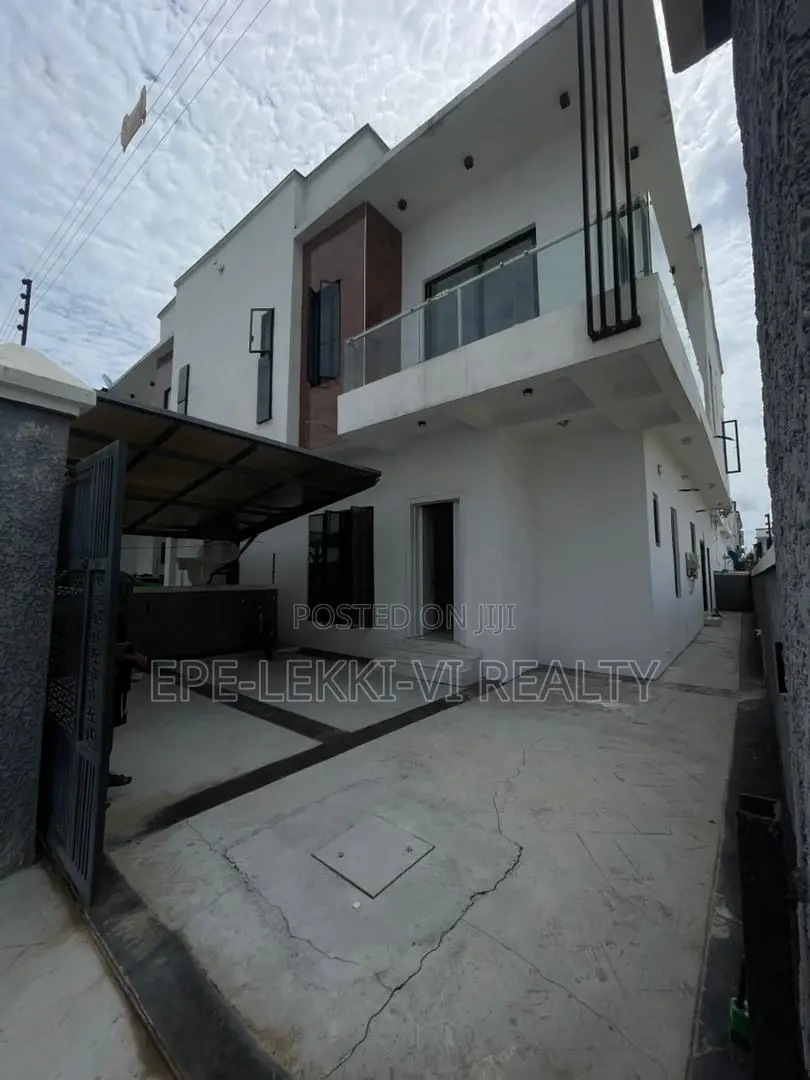 4bdrm Duplex in Lekki for rent