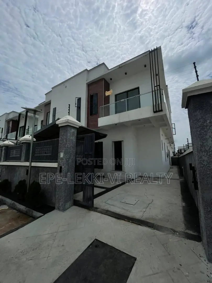 4bdrm Duplex in Lekki for rent