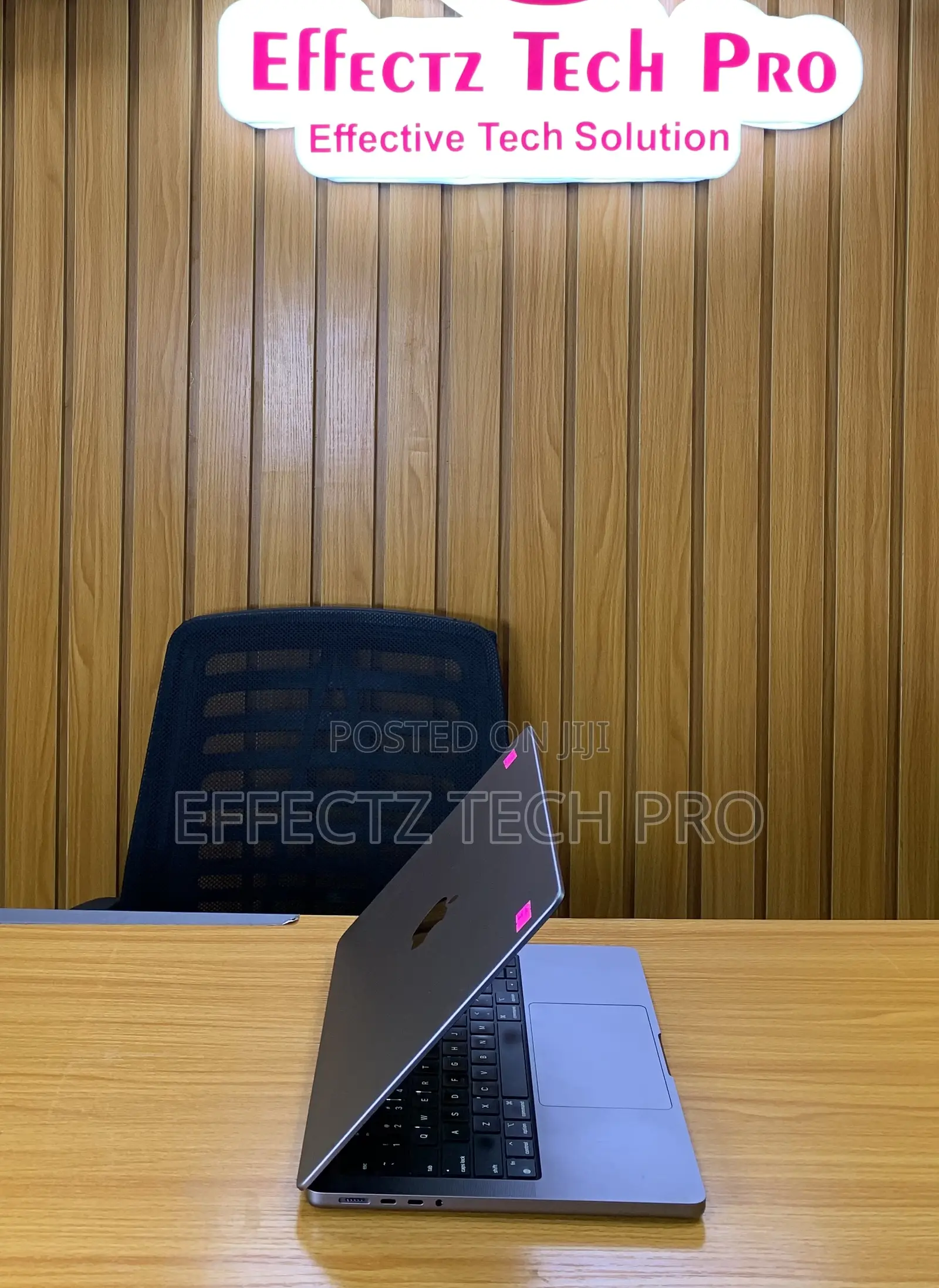 Laptop Apple MacBook Pro 2023 M3 16GB Apple M3 SSD 1T