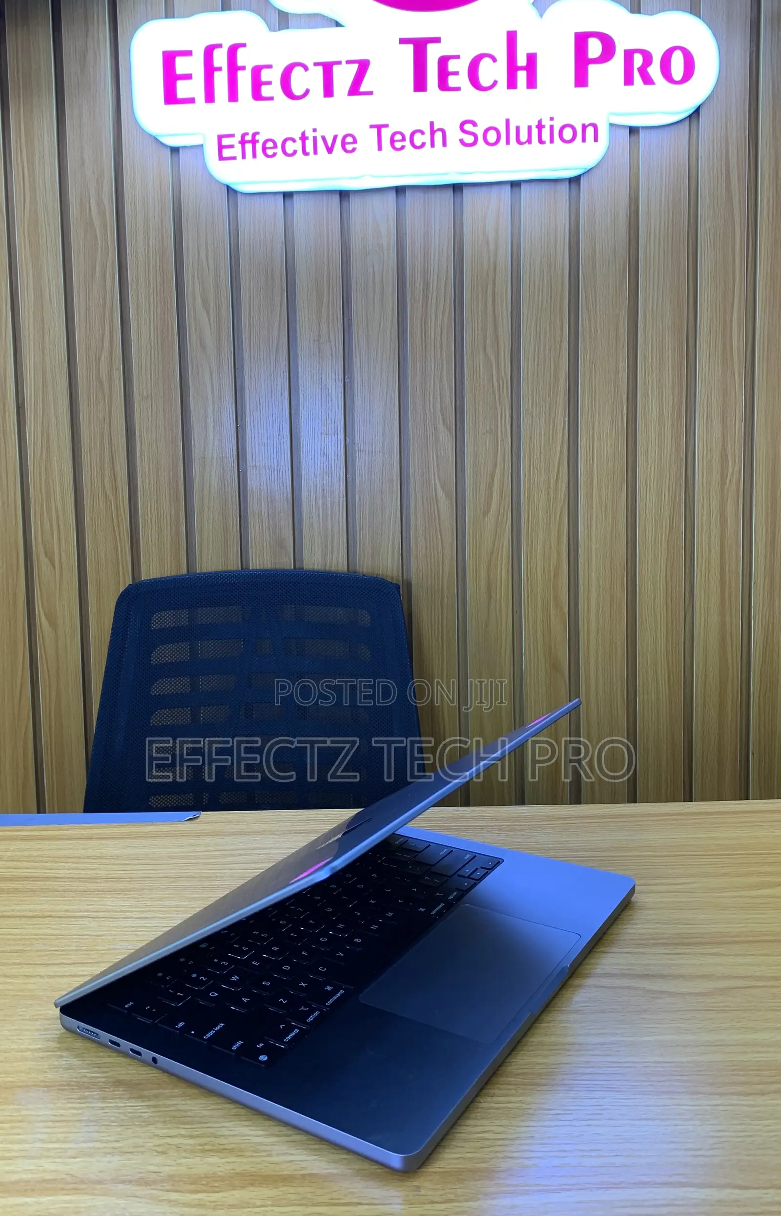 Laptop Apple MacBook Pro 2023 M3 16GB Apple M3 SSD 1T