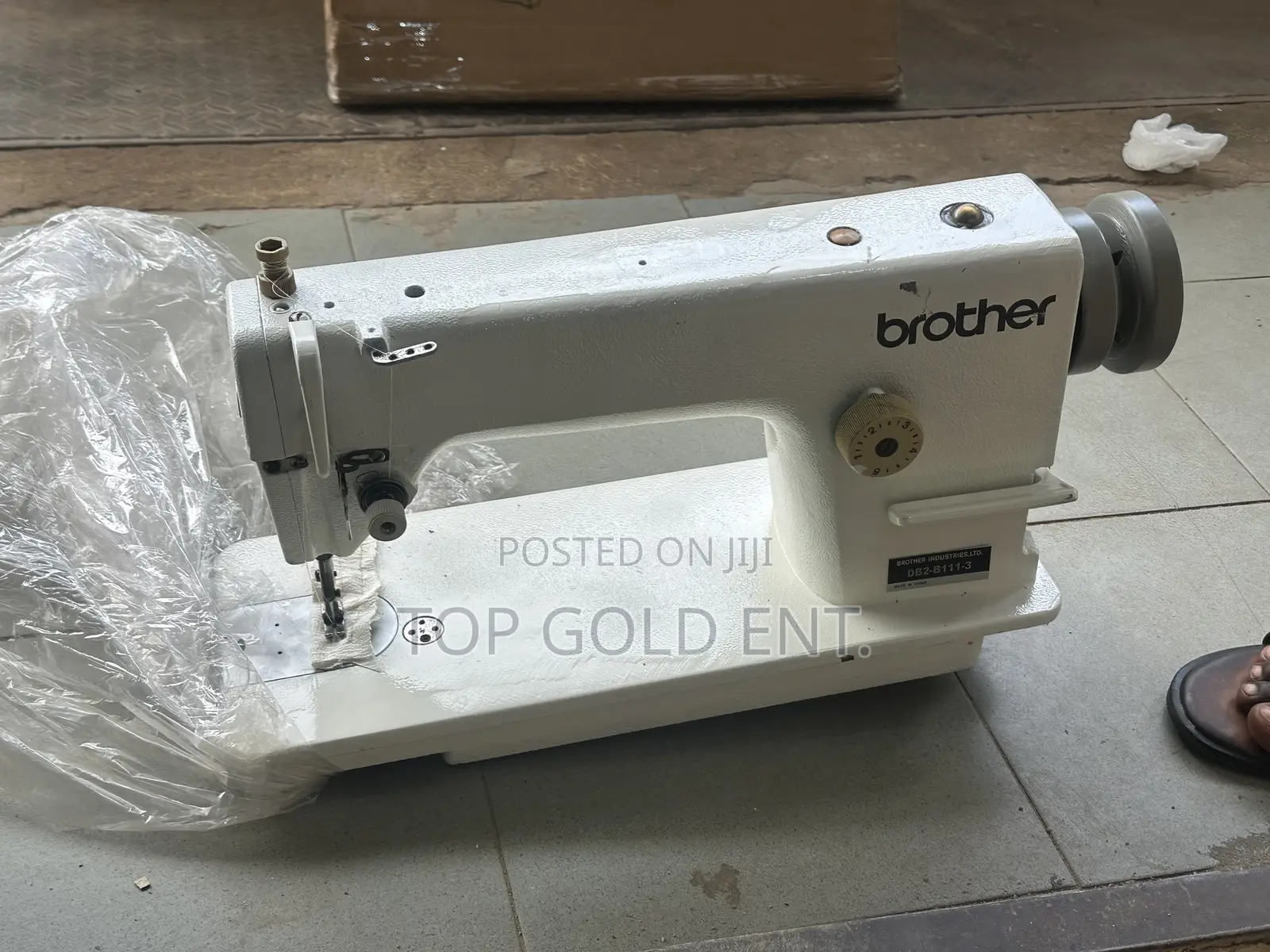 Industrial Straight Sewing Machine (Tokunbo)