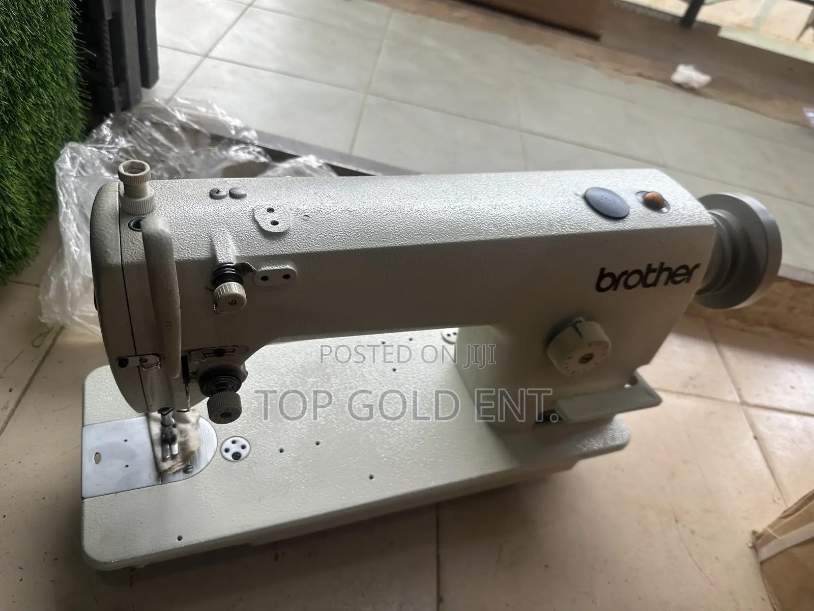 Industrial Straight Sewing Machine (Tokunbo)