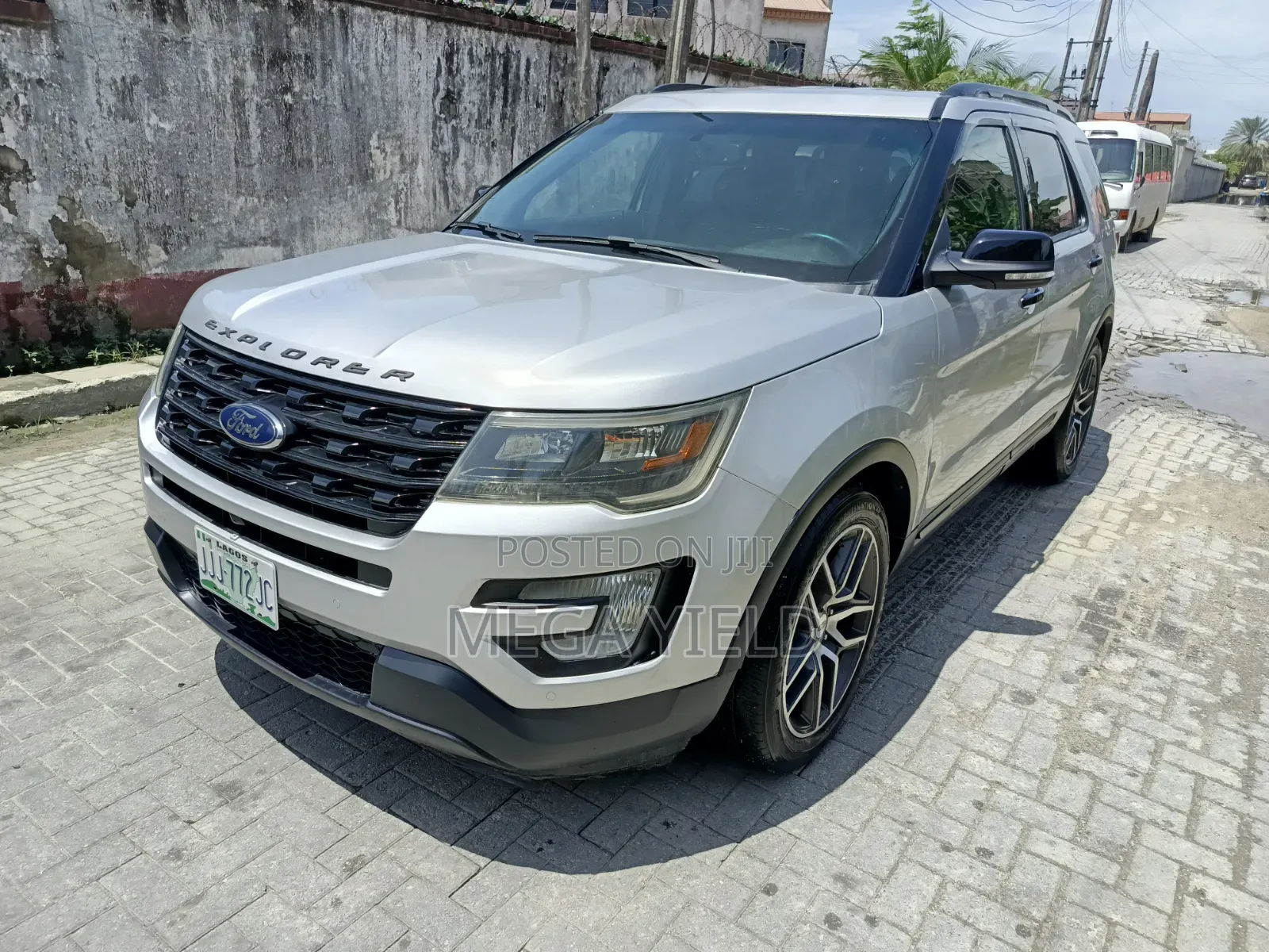 Ford Explorer Sport 4dr SUV AWD (3.5L 6cyl Turbo 6A) 2016 Silver