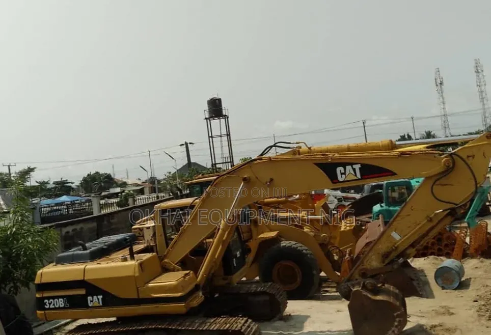 Direct Tokunbo Cat Excavator 320bl