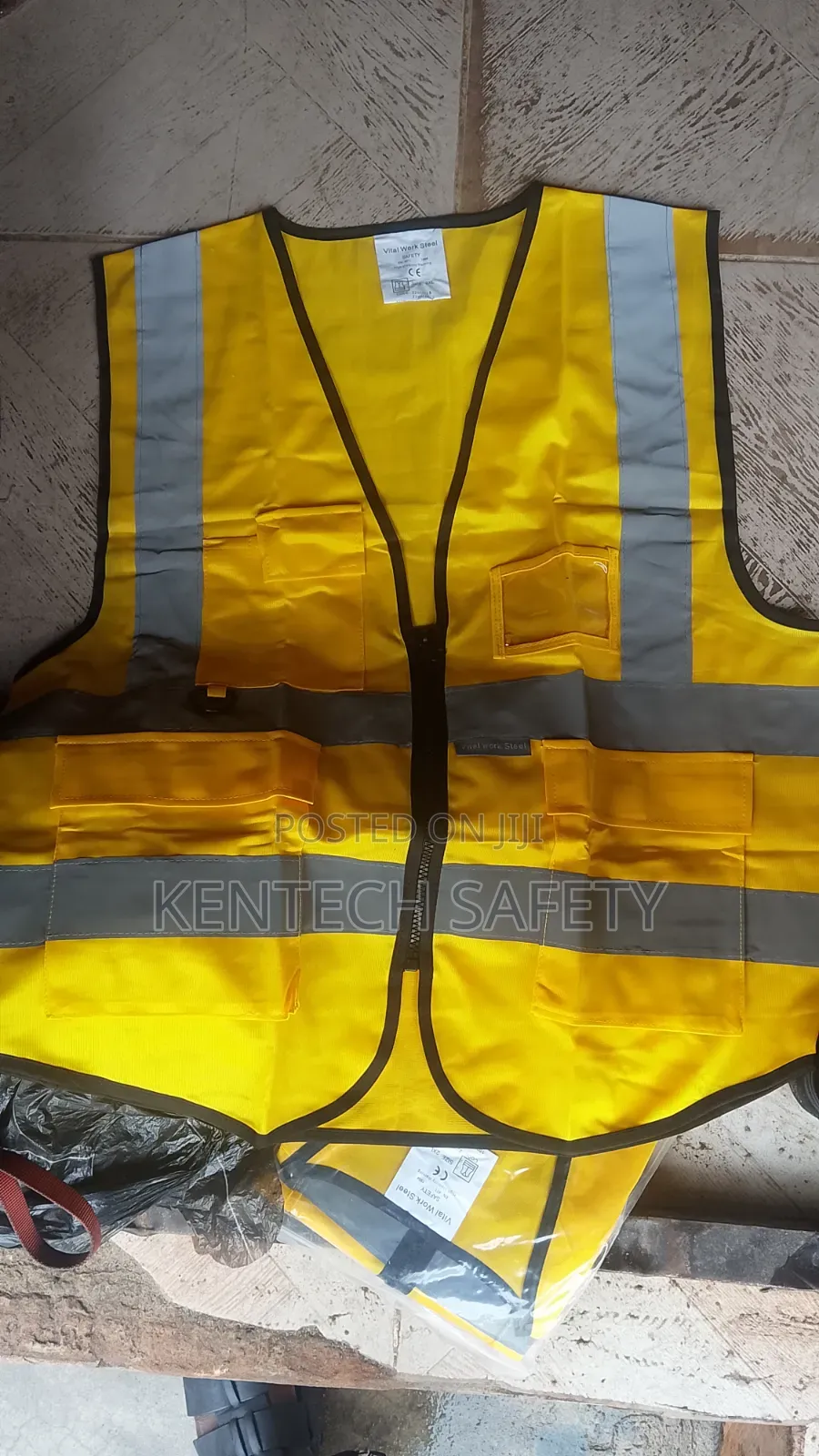 Glass Rock Wool 50mm With Wire but 1 and Get Free Safety Tool Vest