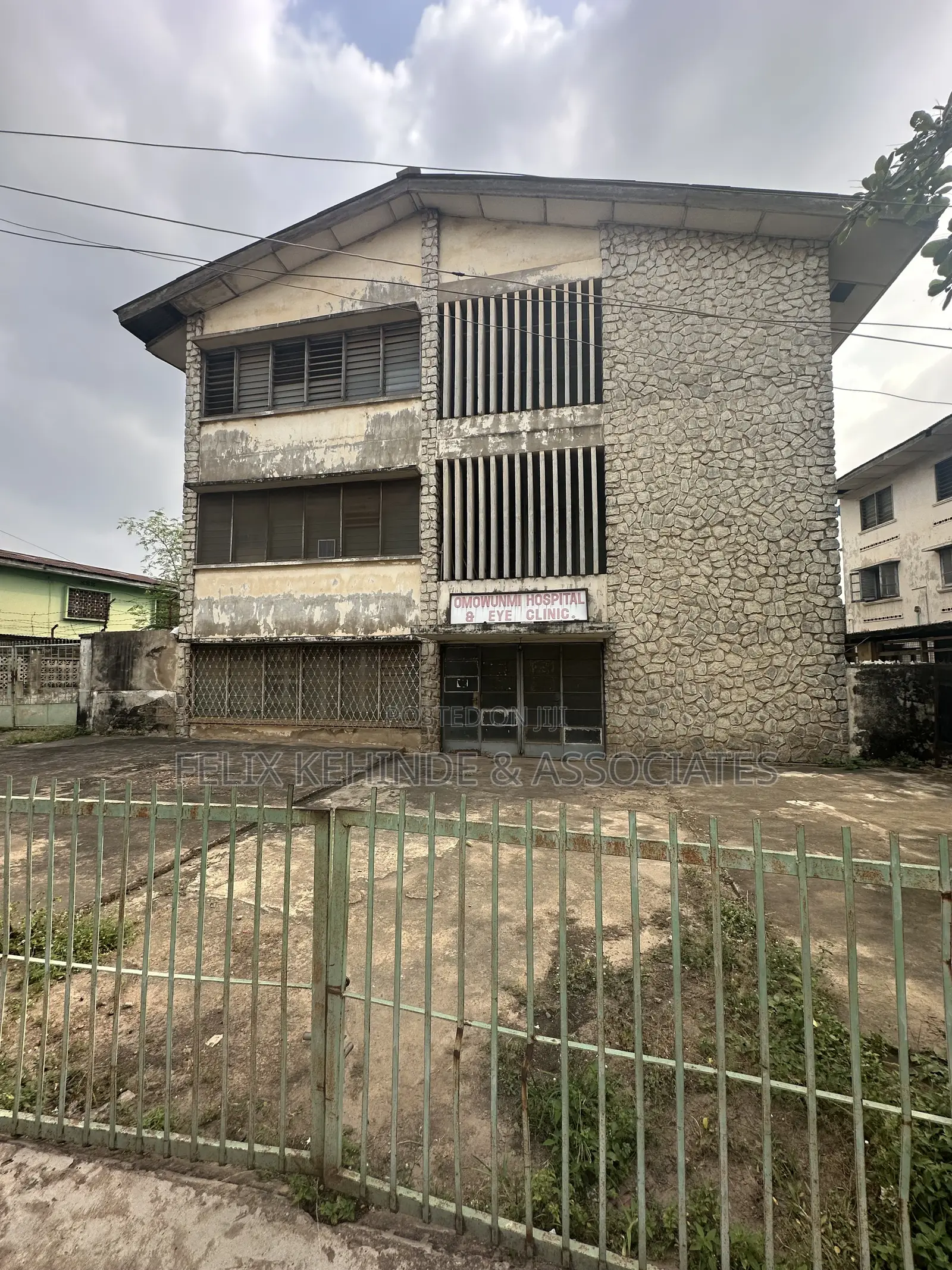 12bdrm Block of Flats in Oke Ado for sale