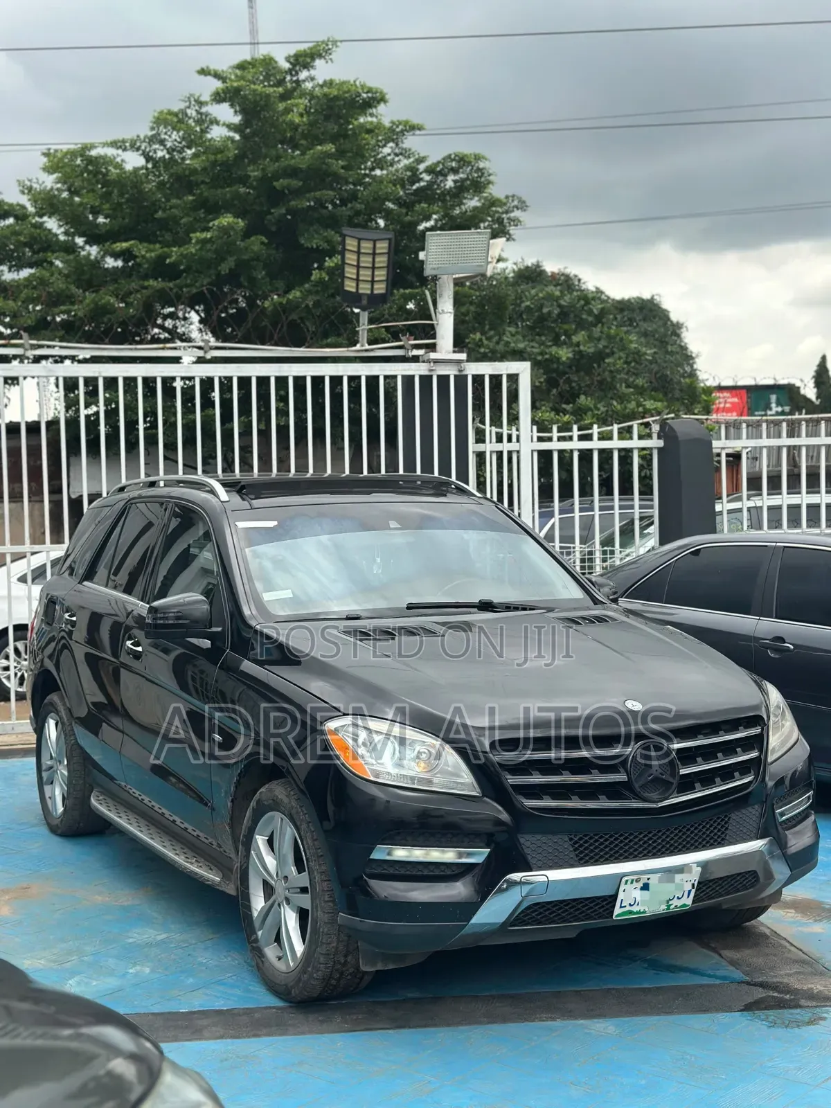 Mercedes-Benz M Class ML350 4MATIC 4dr SUV AWD (3.5L 6cyl 7A) 2014