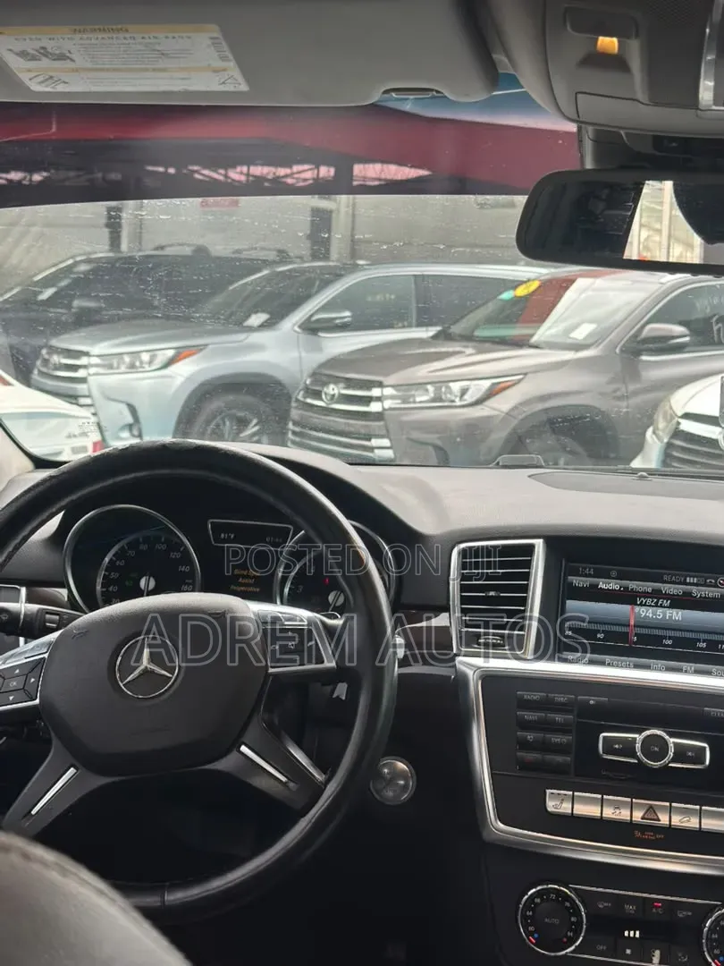 Mercedes-Benz M Class ML350 4MATIC 4dr SUV AWD (3.5L 6cyl 7A) 2014
