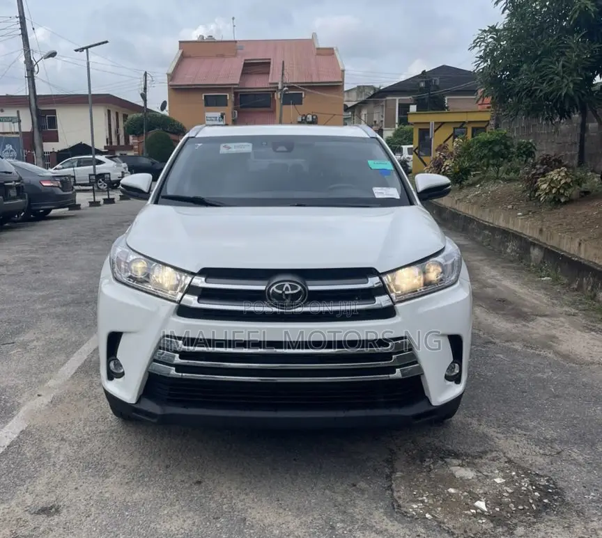 Toyota Highlander Limited 2019 White