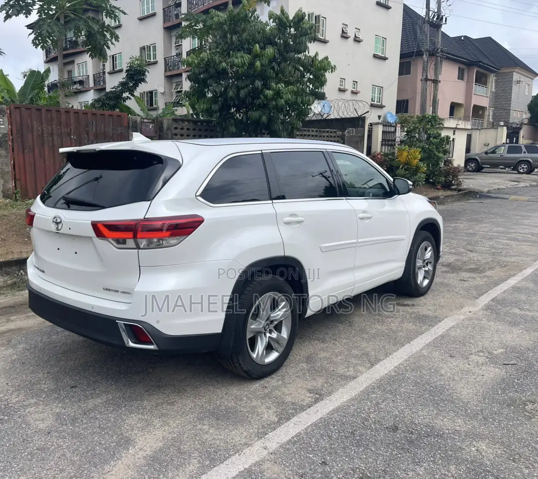 Toyota Highlander Limited 2019 White