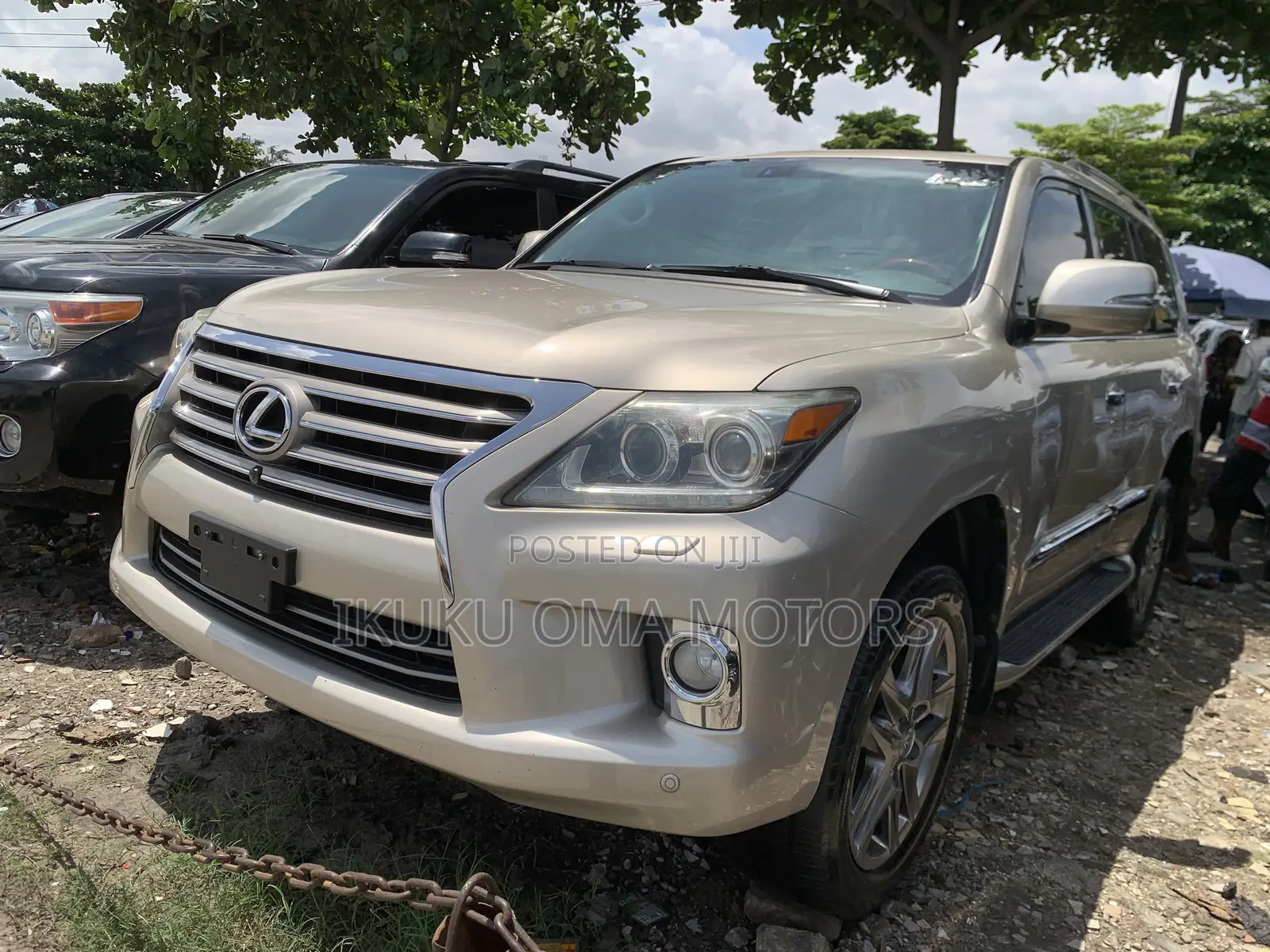 Lexus LX 570 AWD 2016 Gold
