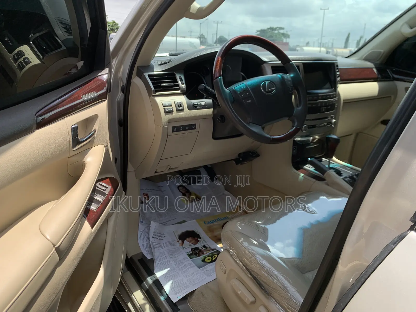 Lexus LX 570 AWD 2016 Gold
