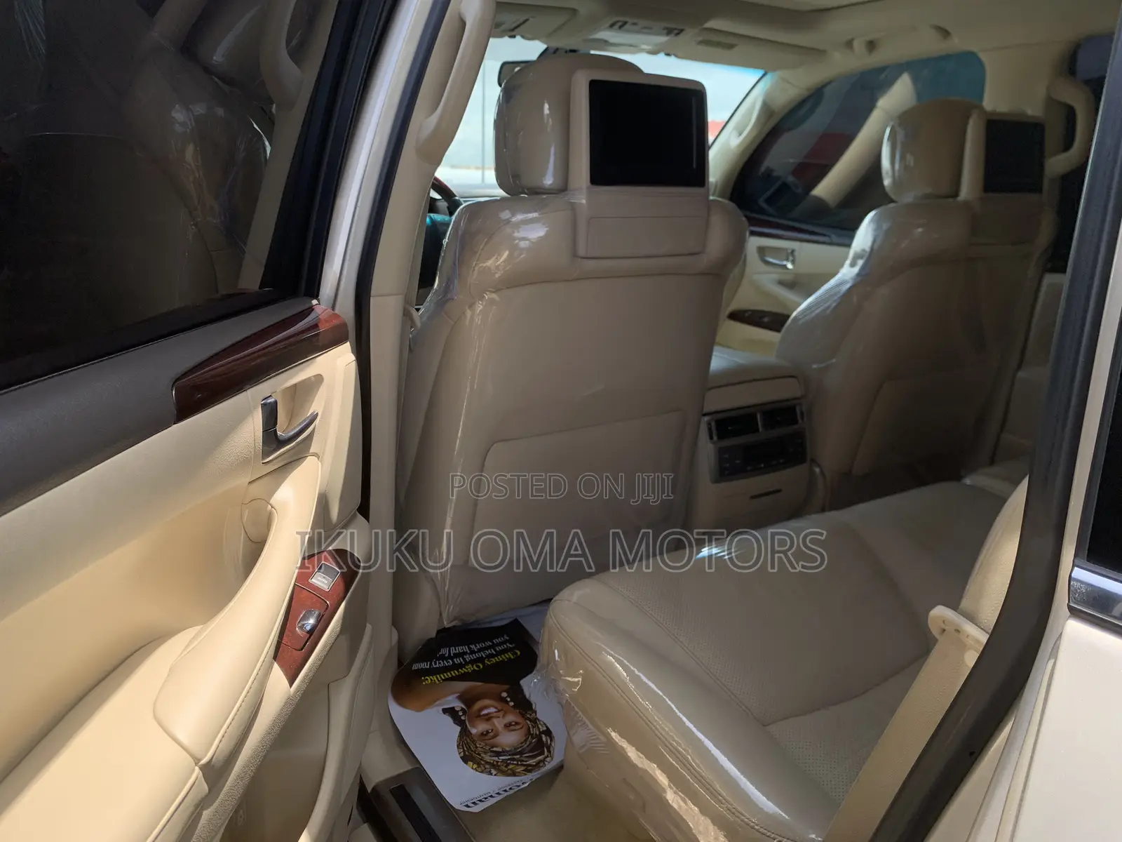 Lexus LX 570 AWD 2016 Gold