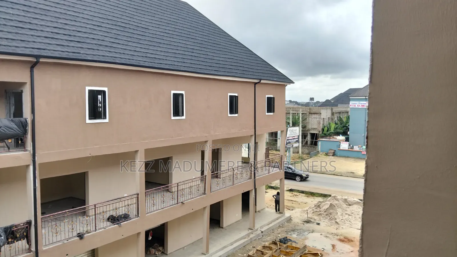 To Let : Sizeable Hall at Sars Road Port Harcourt