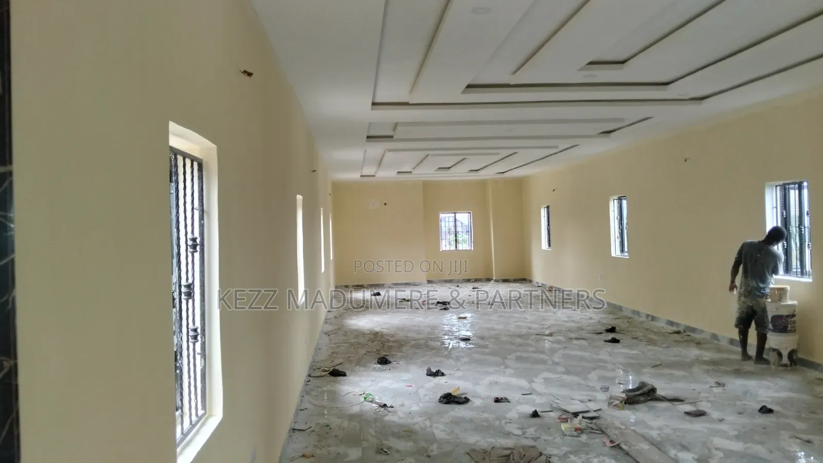 To Let : Sizeable Hall at Sars Road Port Harcourt