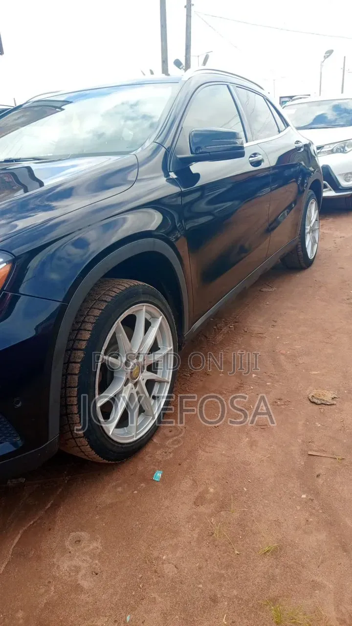 Mercedes-Benz GLA 250 2015 Black