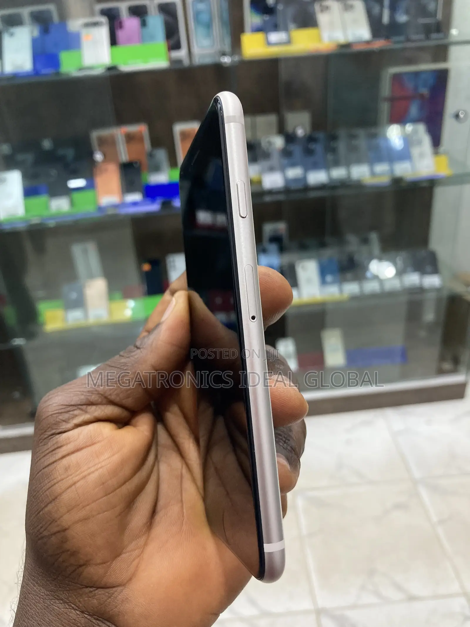 Apple iPhone SE (2022) 64 GB White