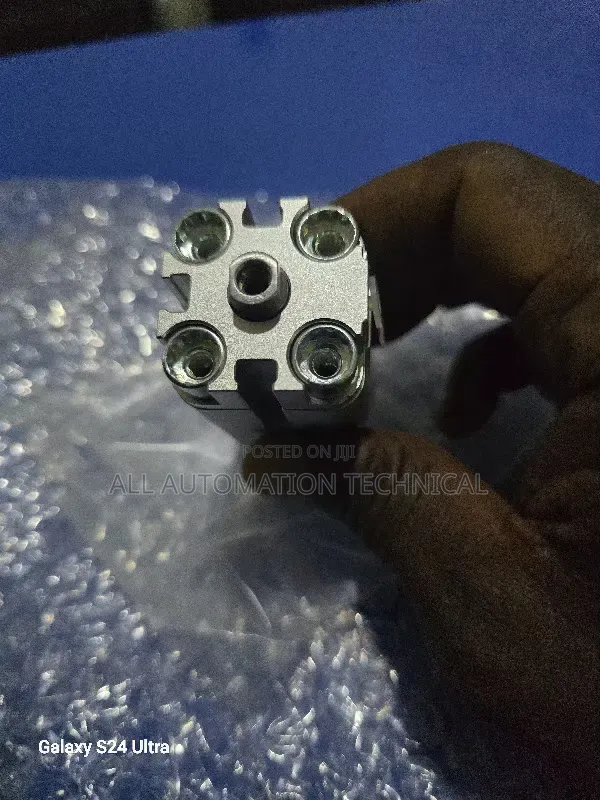 Festo Compact Cylinder | Advu-40-20-P-a | 156520