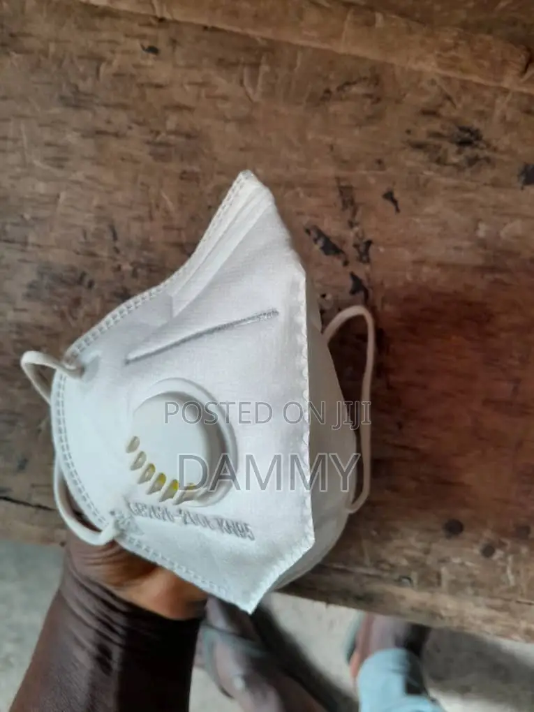Generic Kn95 Respirator Mask Featuring A White 3d-shape