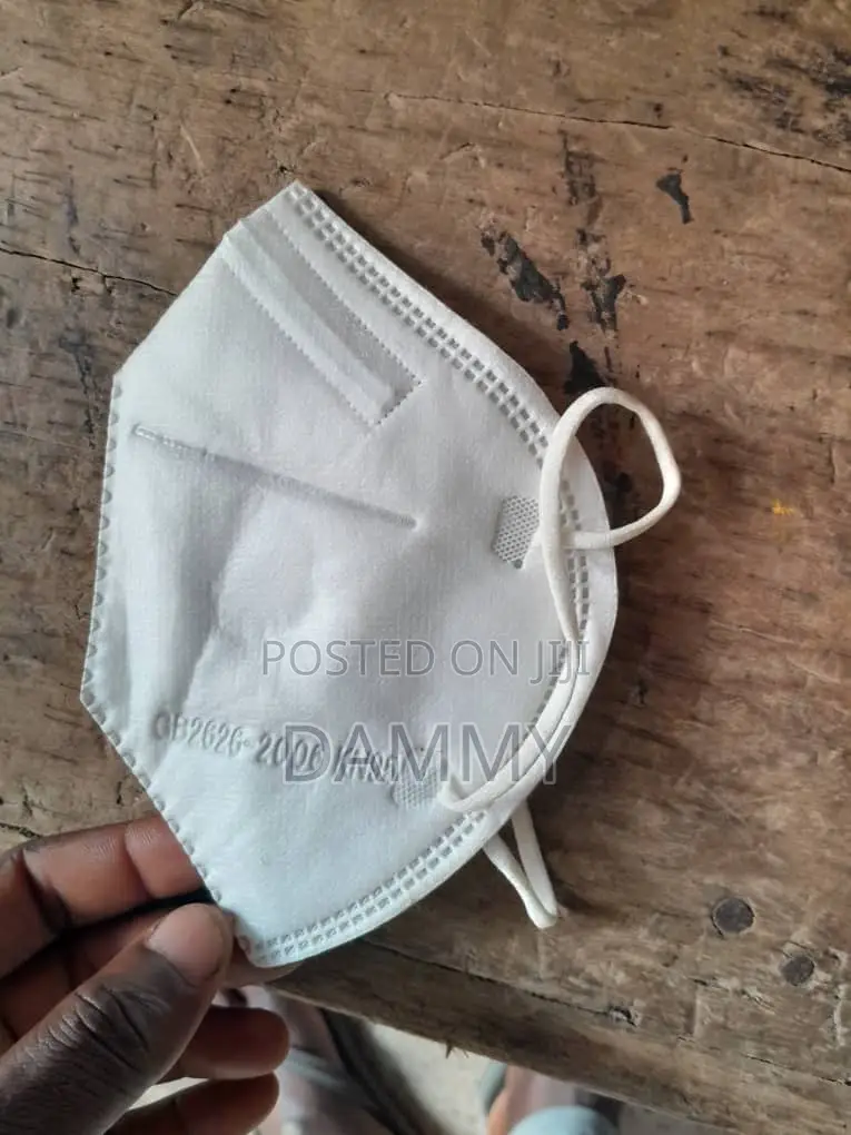 Generic Kn95 Respirator Mask Featuring A White 3d-shape