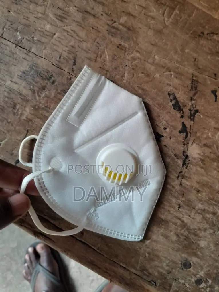 Generic Kn95 Respirator Mask Featuring A White 3d-shape