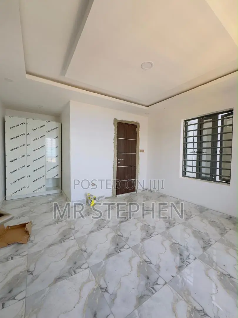 4bdrm Duplex in Phase 1 / Gbagada for sale