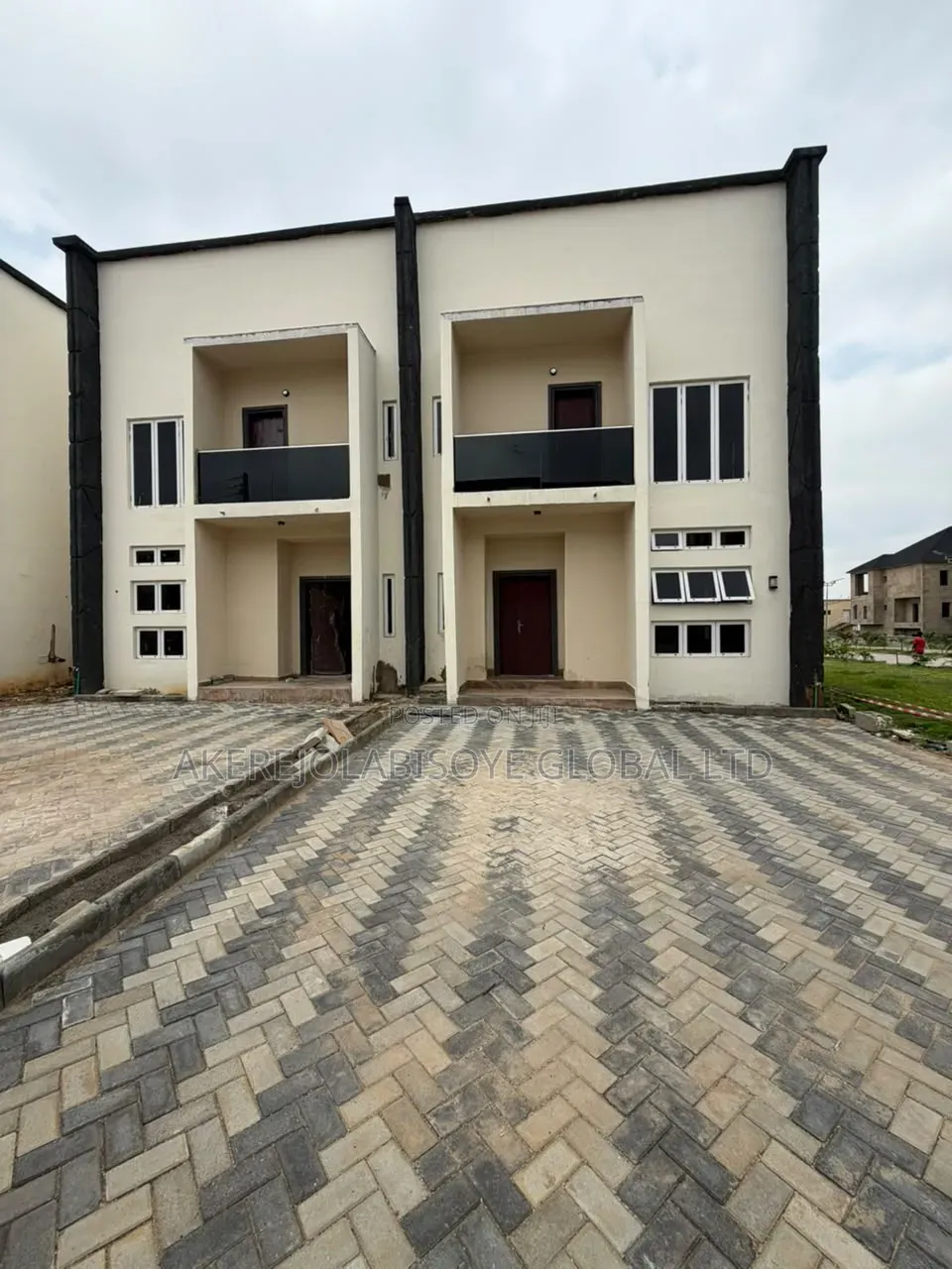 4bdrm Duplex in Karsana for sale