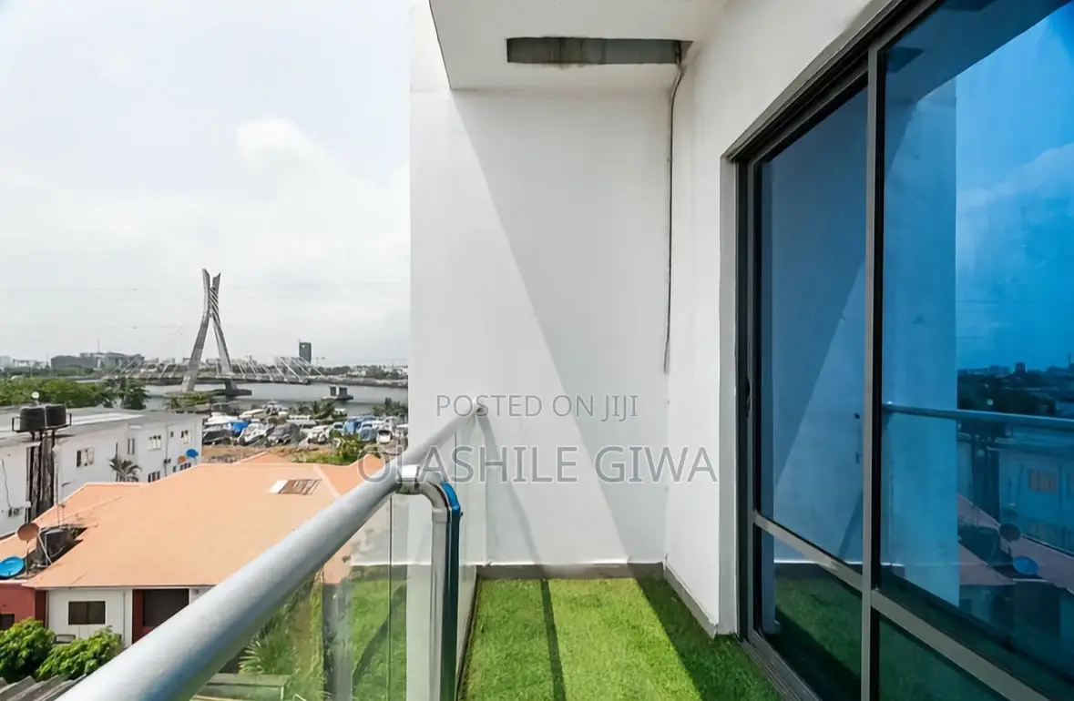 3 Bedroom Apartment, With a Sea View From the Masters Room.