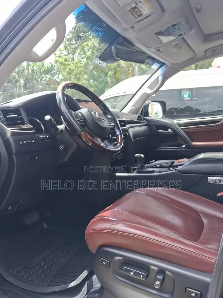 Lexus LX 2017 Black
