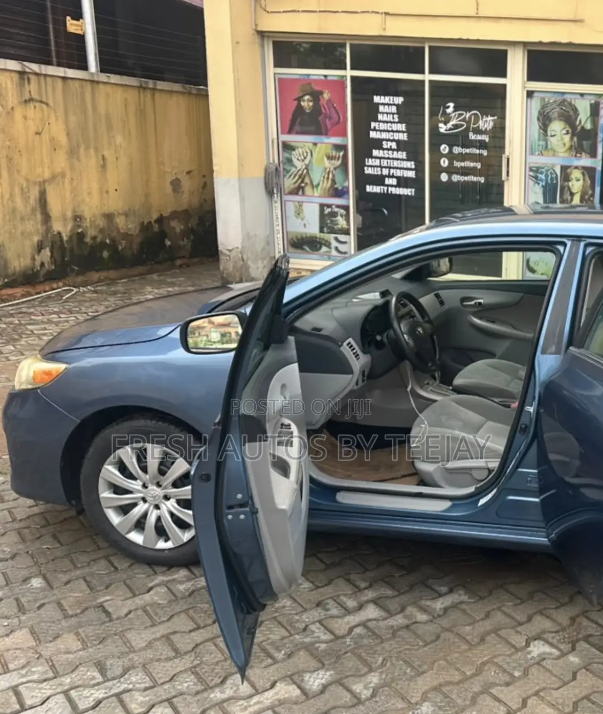 Toyota Corolla LE Special Edition 4dr Sedan (1.8L 4cyl 4A) 2013 Blue