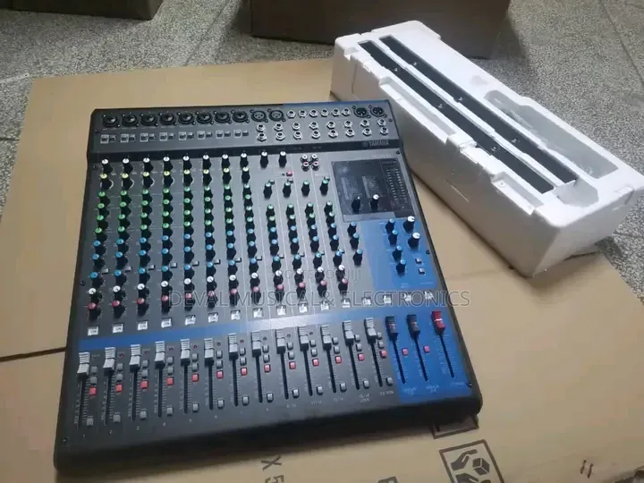 Yamaha 16channels Analogue Mixer (Combined Channels)