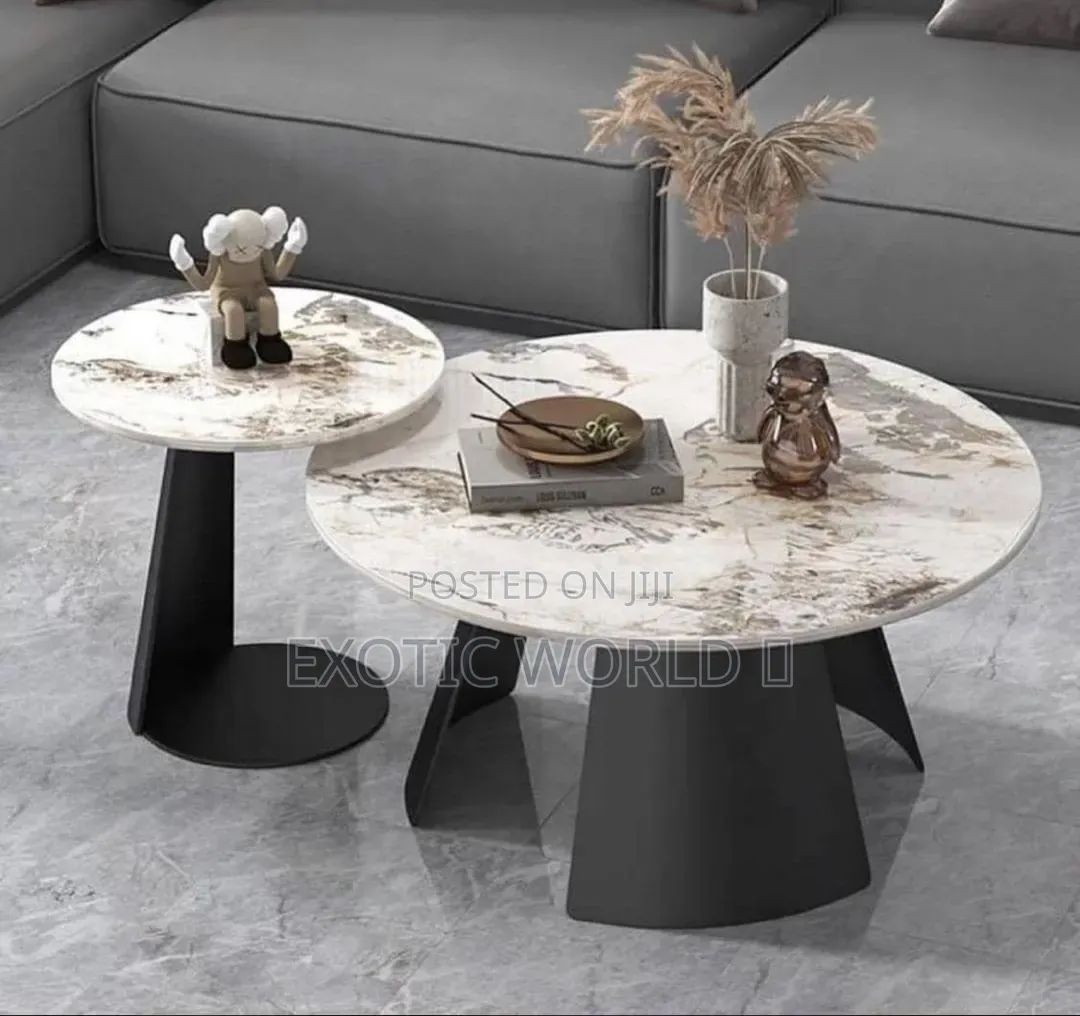 Luxury Modern Round Center Table With Gold Finish