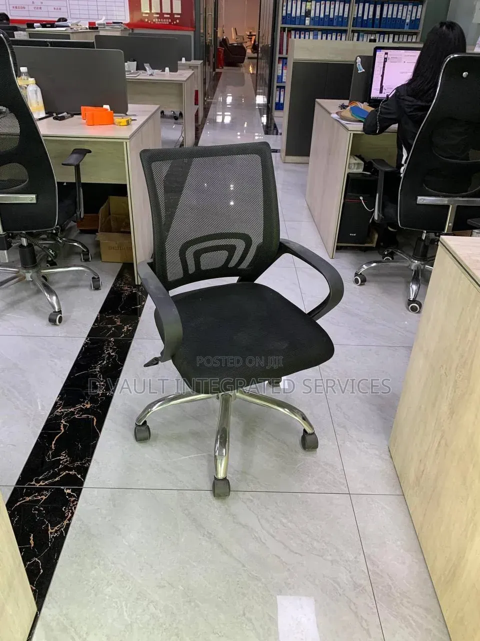 Office Chair / Modern Swivel Chair