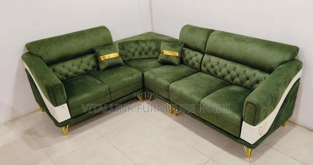 Luxury 2-Piece Emerald Green Velvet Sofa Set With Gold Accents