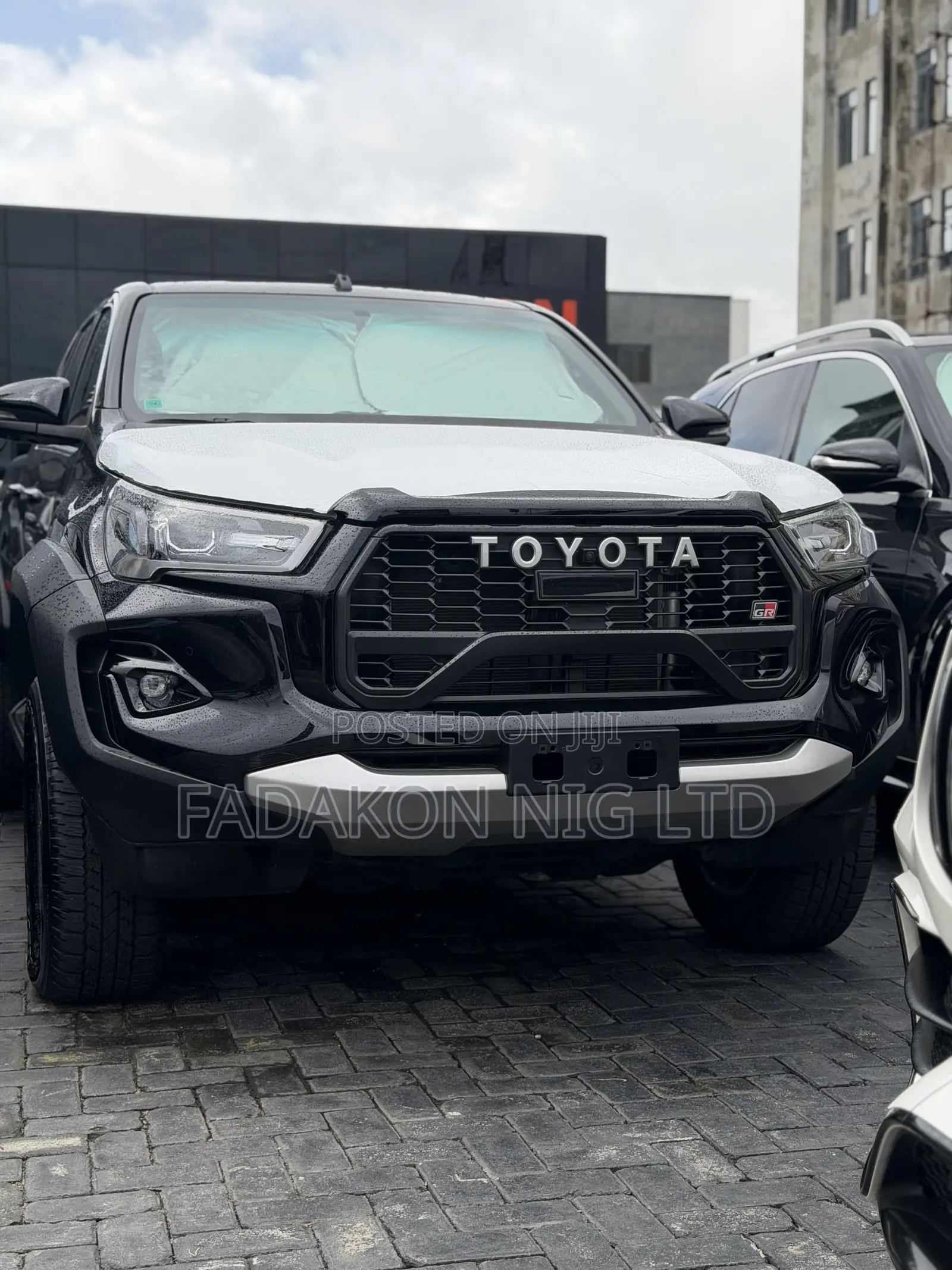 New Toyota Hilux 2025 Black