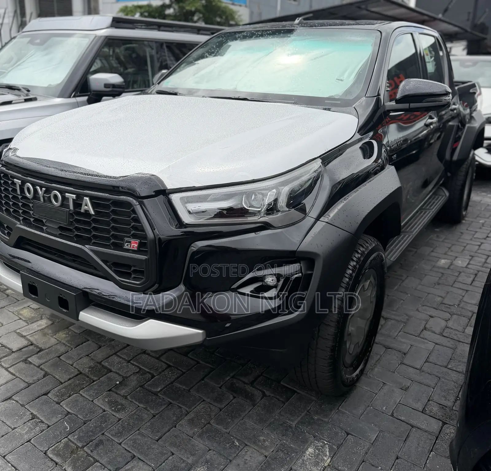 New Toyota Hilux 2025 Black