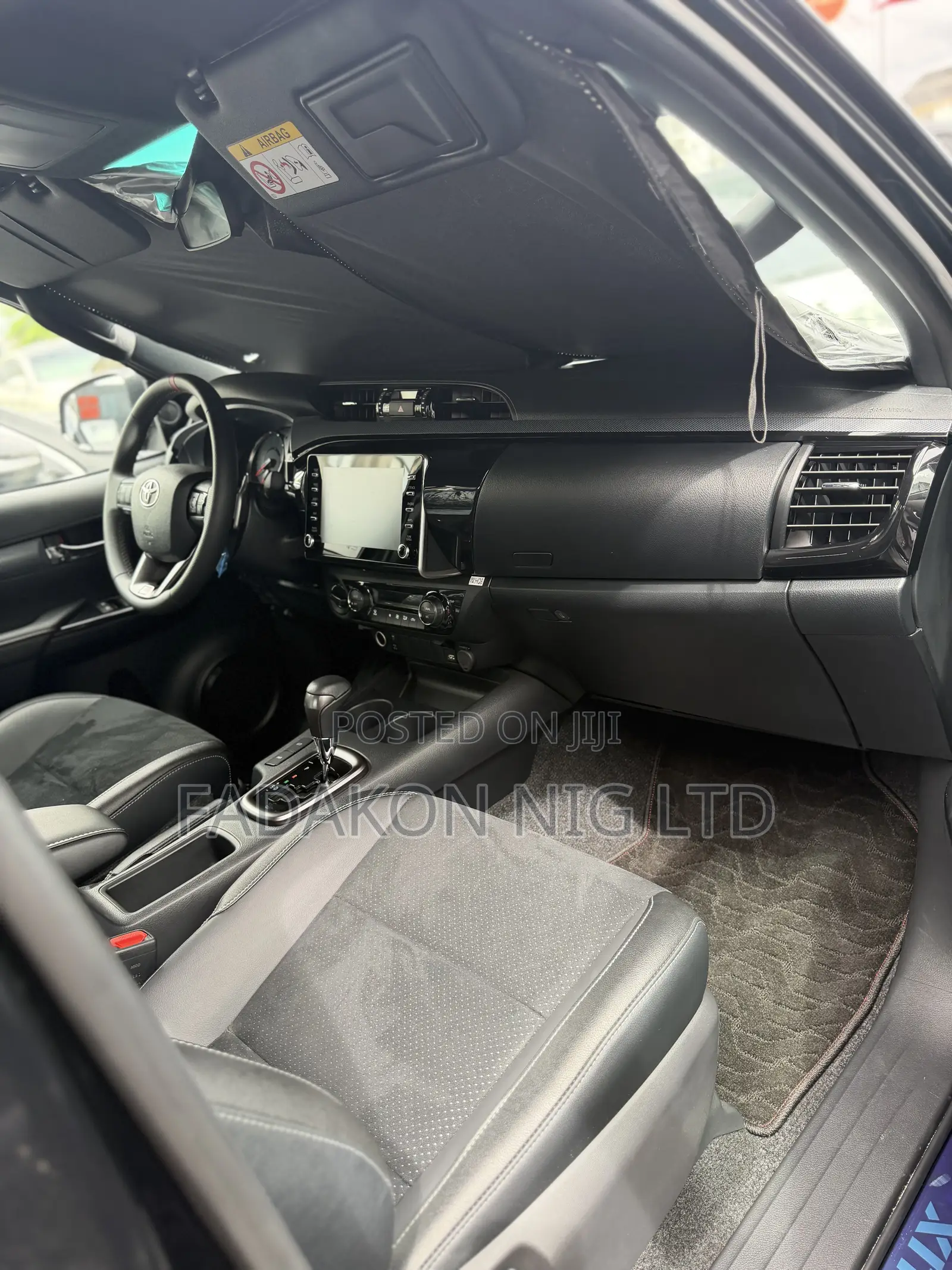 New Toyota Hilux 2025 Black